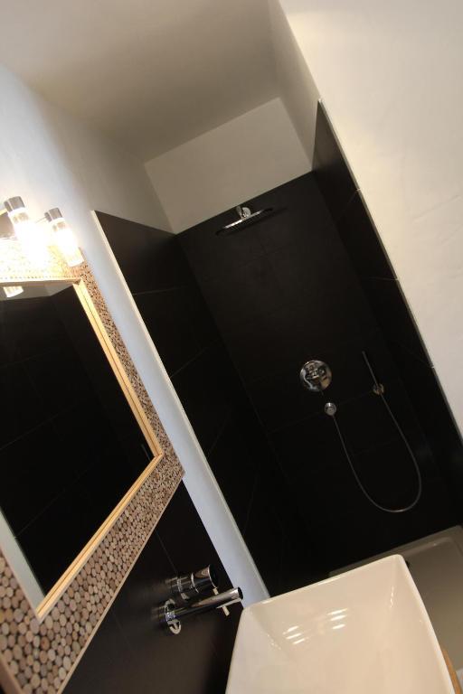 A Travers Champs Puyvert Phòng bức ảnh